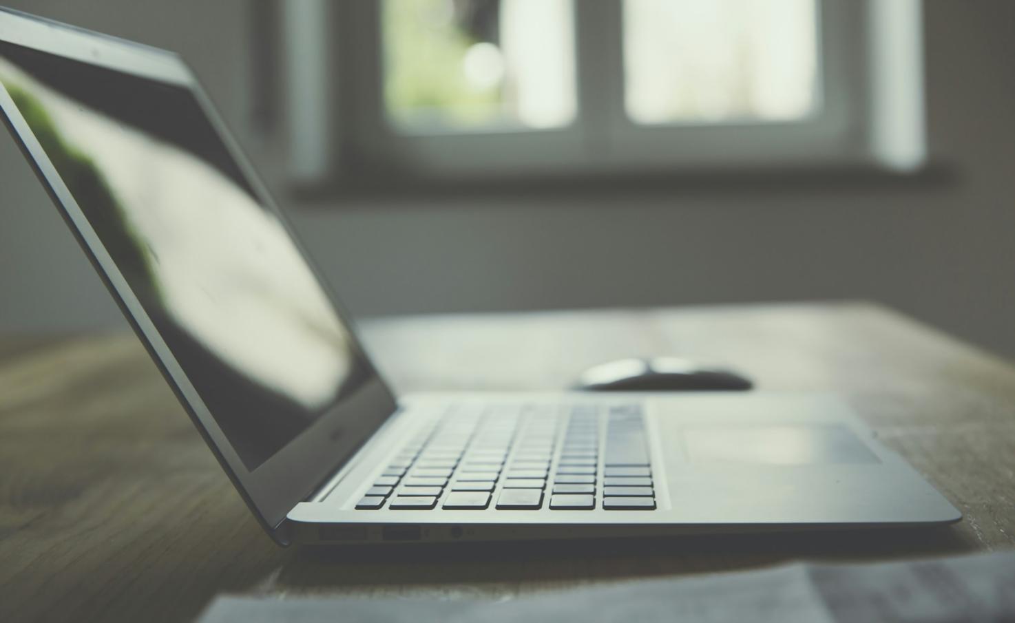 Modernes Bürogebäude mit Glasfassade am Campus-Boulevard in Aachen